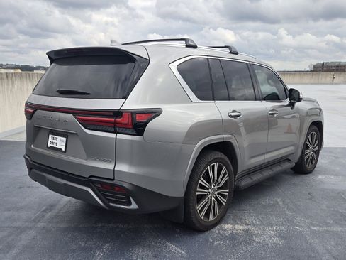 Used 2023 Lexus LX 600 4WD w/ Luxury Package image 3