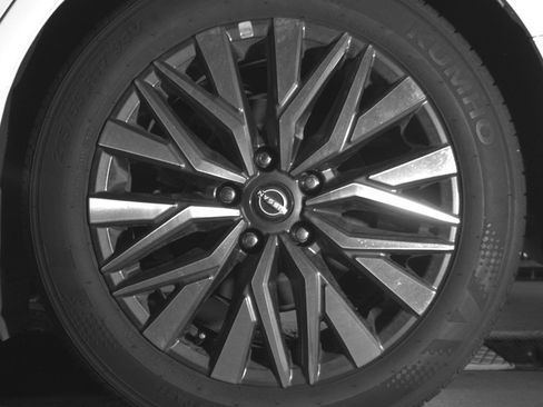 Used 2025 Nissan Altima 2.5 SV image 14