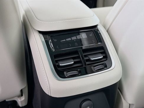 New 2026 Volvo XC90 T8 Ultra w/ Protection Package AWD/4WD image 27