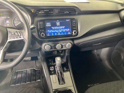 Used 2023 Nissan Kicks SV image 17