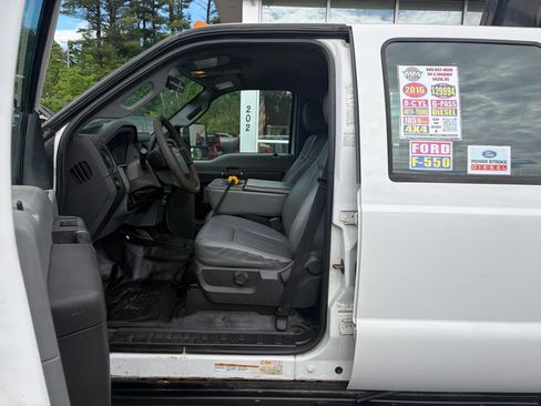 Used 2016 Ford F550 4x4 Crew Cab Super Duty image 21