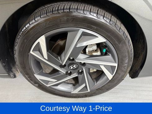 Used 2024 Hyundai Elantra Limited FWD image 13