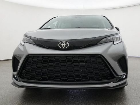 New 2026 Toyota Sienna XSE FWD image 31