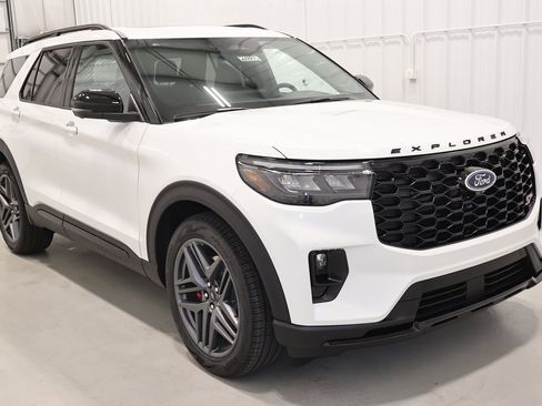 New 2026 Ford Explorer ST w/ Sun And Sound Package image 2