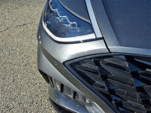 Used 2022 Hyundai Sonata Limited w/ Preferred Accessory Package image 10