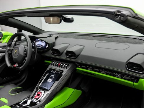 Used 2024 Lamborghini Huracan EVO AWD/4WD image 17