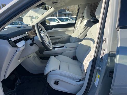 New 2025 Volvo EX90 Ultra image 11