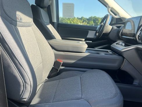 New 2025 Ford Expedition Max Active image 7