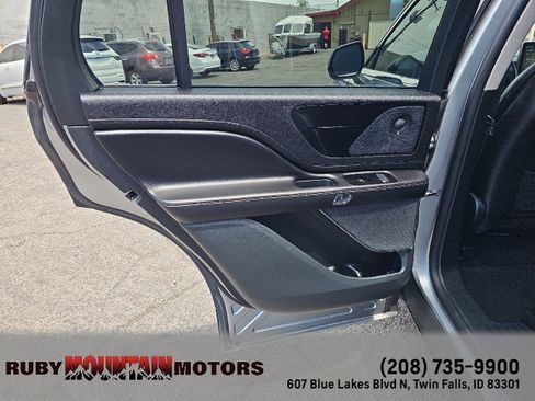 Used 2024 Lincoln Aviator Reserve AWD/4WD image 25