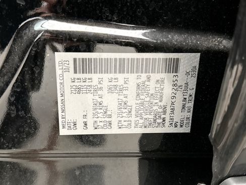 Used 2023 Nissan Rogue S AWD/4WD image 12