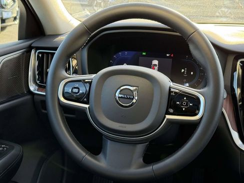 Used 2023 Volvo V60 B5 Cross Country Plus w/ Climate Package image 9