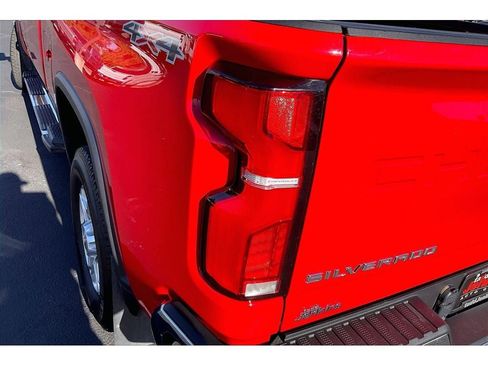 Used 2024 Chevrolet Silverado 2500 LTZ AWD/4WD image 30