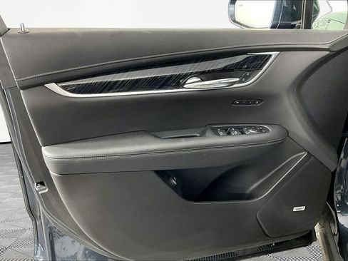 Used 2020 Cadillac XT6 Premium Luxury FWD image 17