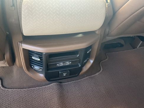 Used 2019 RAM 1500 Laramie image 31