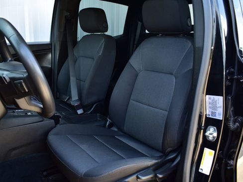 Used 2023 Chevrolet Colorado W/T RWD image 17