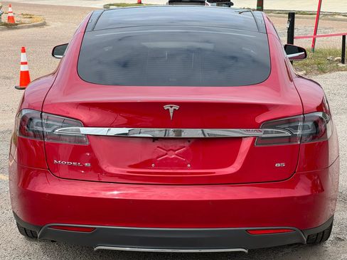 Used 2014 Tesla Model S 85 RWD image 5