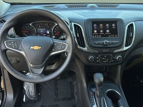 Used 2023 Chevrolet Equinox LT image 9