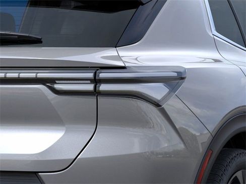 New 2026 Chevrolet Equinox EV LT image 11