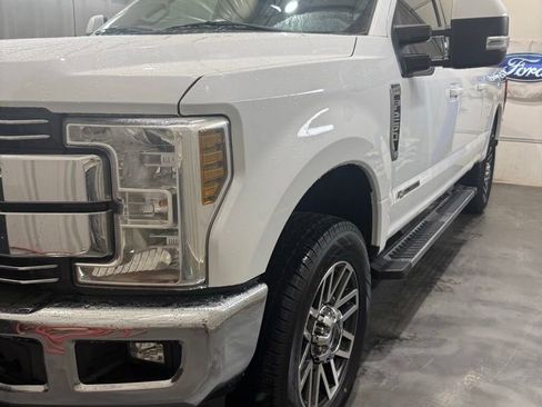 Used 2019 Ford F250 Lariat w/ Lariat Value Package AWD/4WD image 6