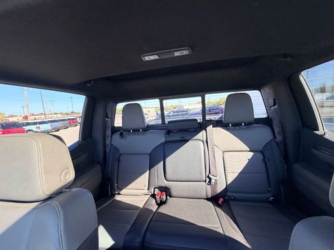 Used 2024 Chevrolet Silverado 1500 ZR2 w/ Technology Package AWD/4WD image 27