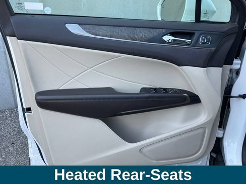 Used 2018 Lincoln MKC Reserve FWD image 17