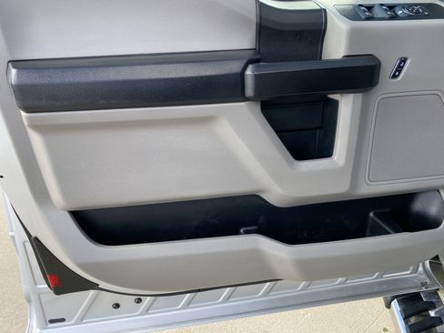 Used 2019 Ford F250 XL w/ STX Appearance Package image 9