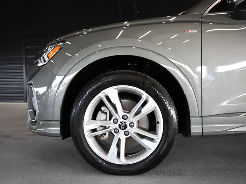 Used 2023 Audi Q3 2.0T Premium w/ Convenience Package image 5