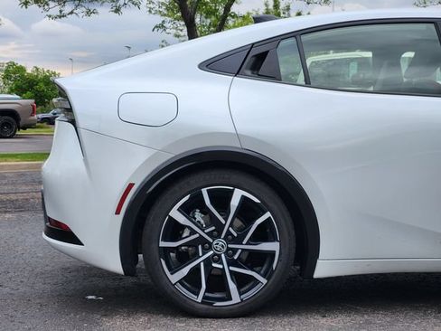 Used 2024 Toyota Prius Prime FWD image 6