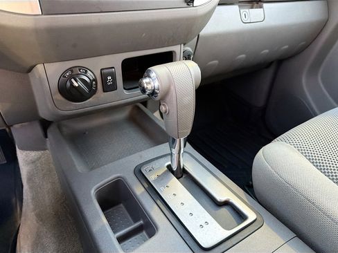 Used 2017 Nissan Frontier SV image 6