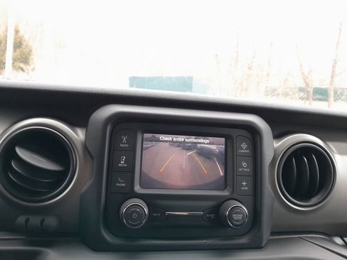 Used 2020 Jeep Wrangler Sport S image 21