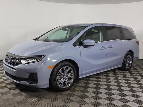 Used 2025 Honda Odyssey Touring image 11