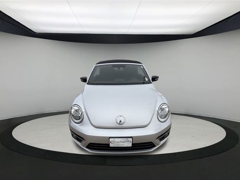 Used 2013 Volkswagen Beetle 2.0T image 2