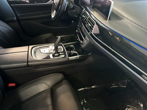 Used 2019 BMW 740i w/ Executive Package RWD image 16