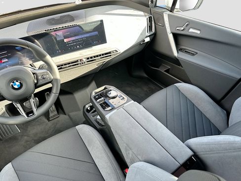 New 2026 BMW iX xDrive60 w/ M Sport Package image 18