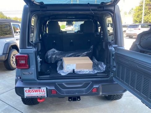 New 2025 Jeep Wrangler Unlimited Rubicon w/ Technology Group image 7