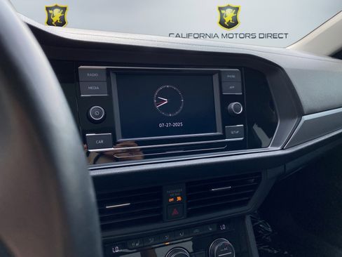 Used 2019 Volkswagen Jetta SE w/ Cold Weather Package image 14