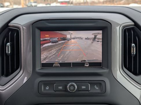 Used 2024 Chevrolet Silverado 2500 Custom w/ Custom Value Package image 3