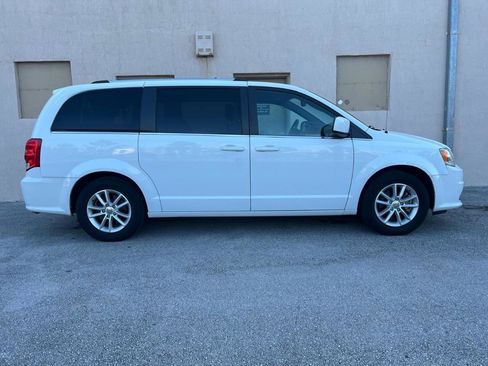 Used 2018 Dodge Grand Caravan SXT FWD image 15