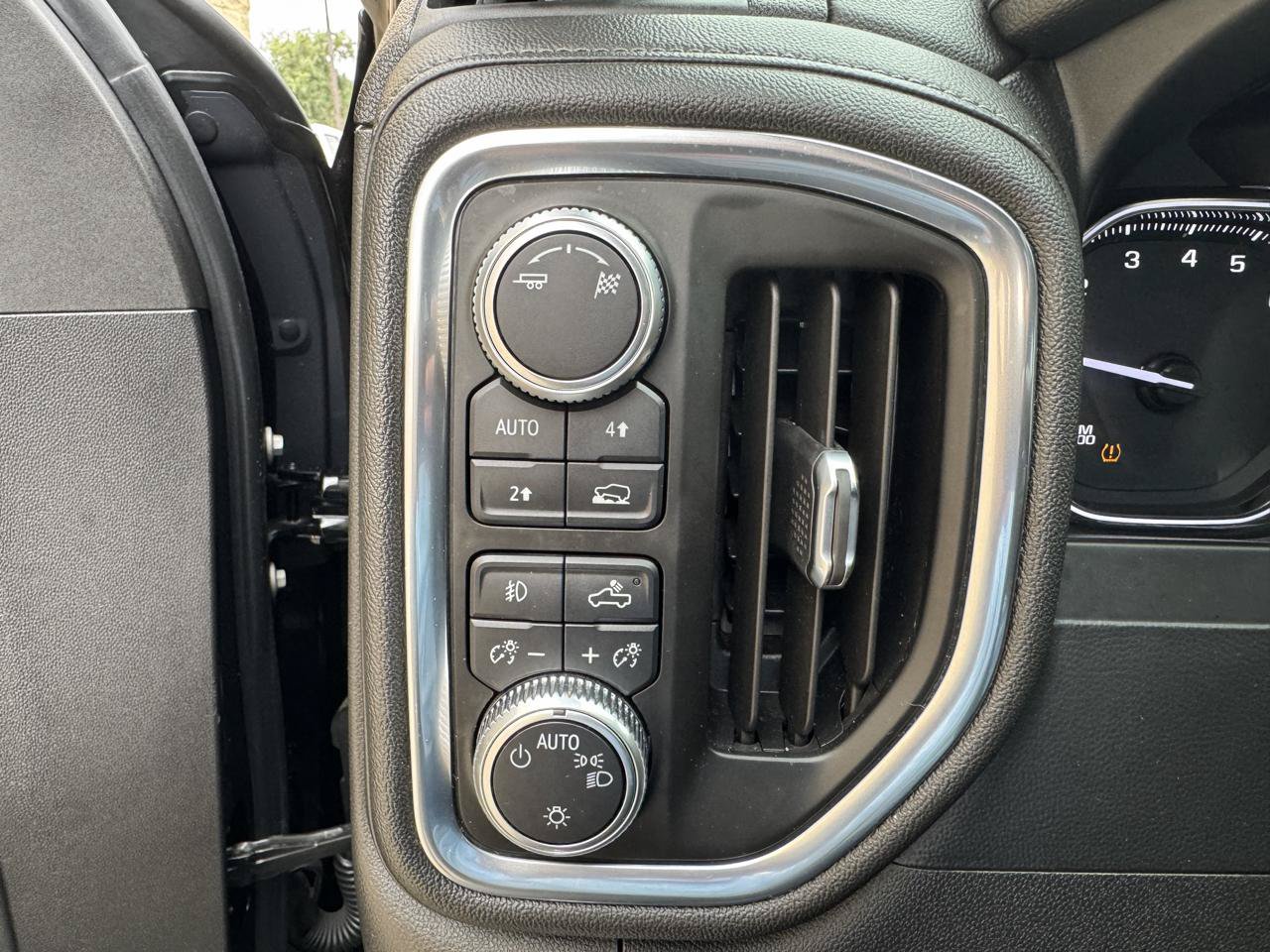 Used 2019 GMC Sierra 1500 Elevation w/ Elevation Value Package AWD/4WD image 32