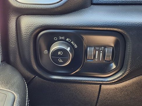 Used 2019 RAM 3500 Lone Star image 9