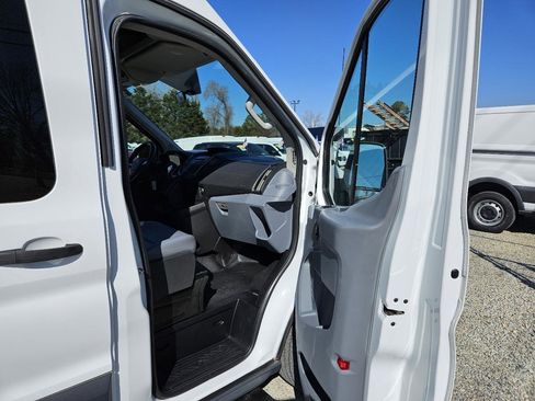 Used 2018 Ford Transit 350 XL image 33