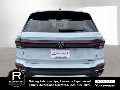 Used 2025 Volkswagen Taos SEL image 8