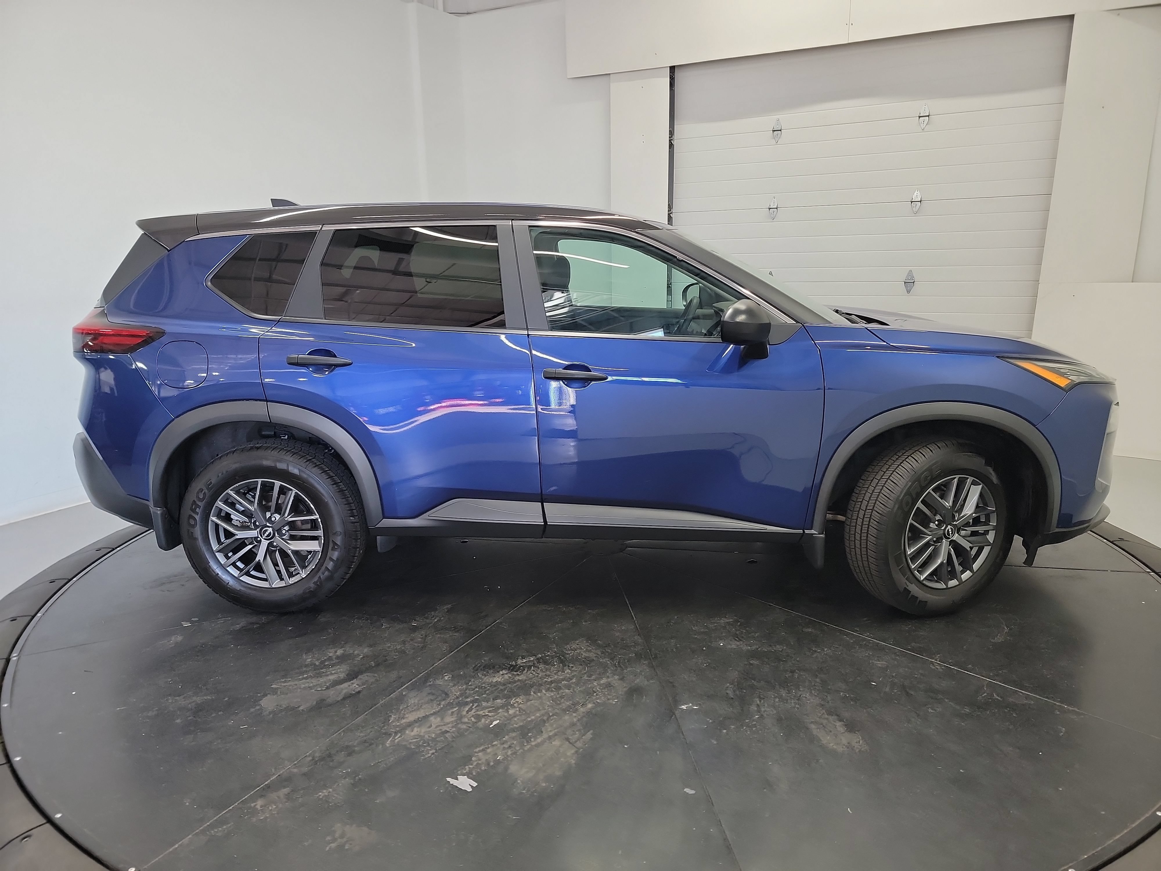 Used 2023 Nissan Rogue S FWD image 19
