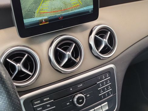 Used 2018 Mercedes-Benz GLA 250 image 27
