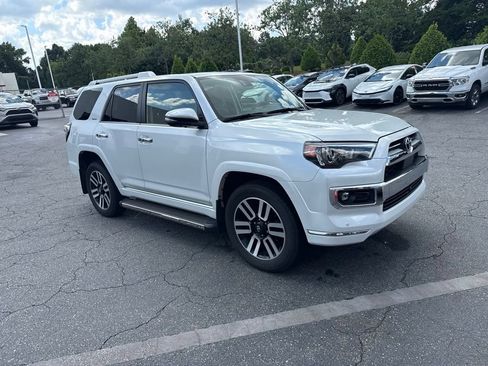 Used 2024 Toyota 4Runner Limited AWD/4WD image 5