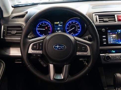 Used 2017 Subaru Outback 2.5i Premium AWD/4WD image 12