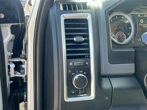 Used 2016 RAM 1500 Classic SLT image 18
