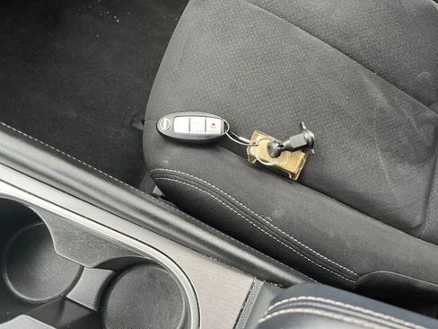 Used 2023 Nissan Murano S image 18