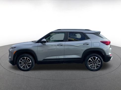 Used 2025 Chevrolet TrailBlazer LT image 9