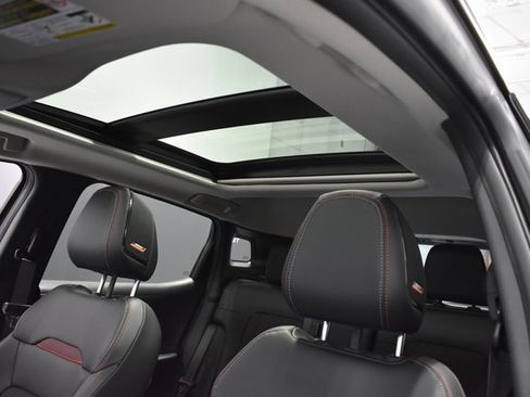 New 2026 Nissan Kicks SR w/ SR Premium Package image 17